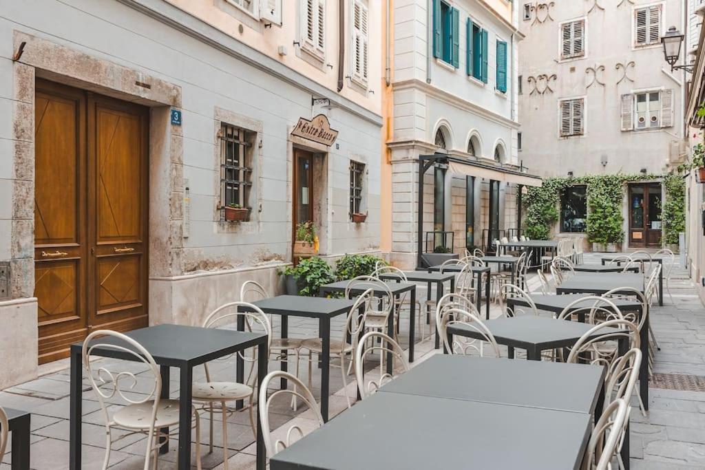 Piazza Unita Central Apartment ترييستي المظهر الخارجي الصورة